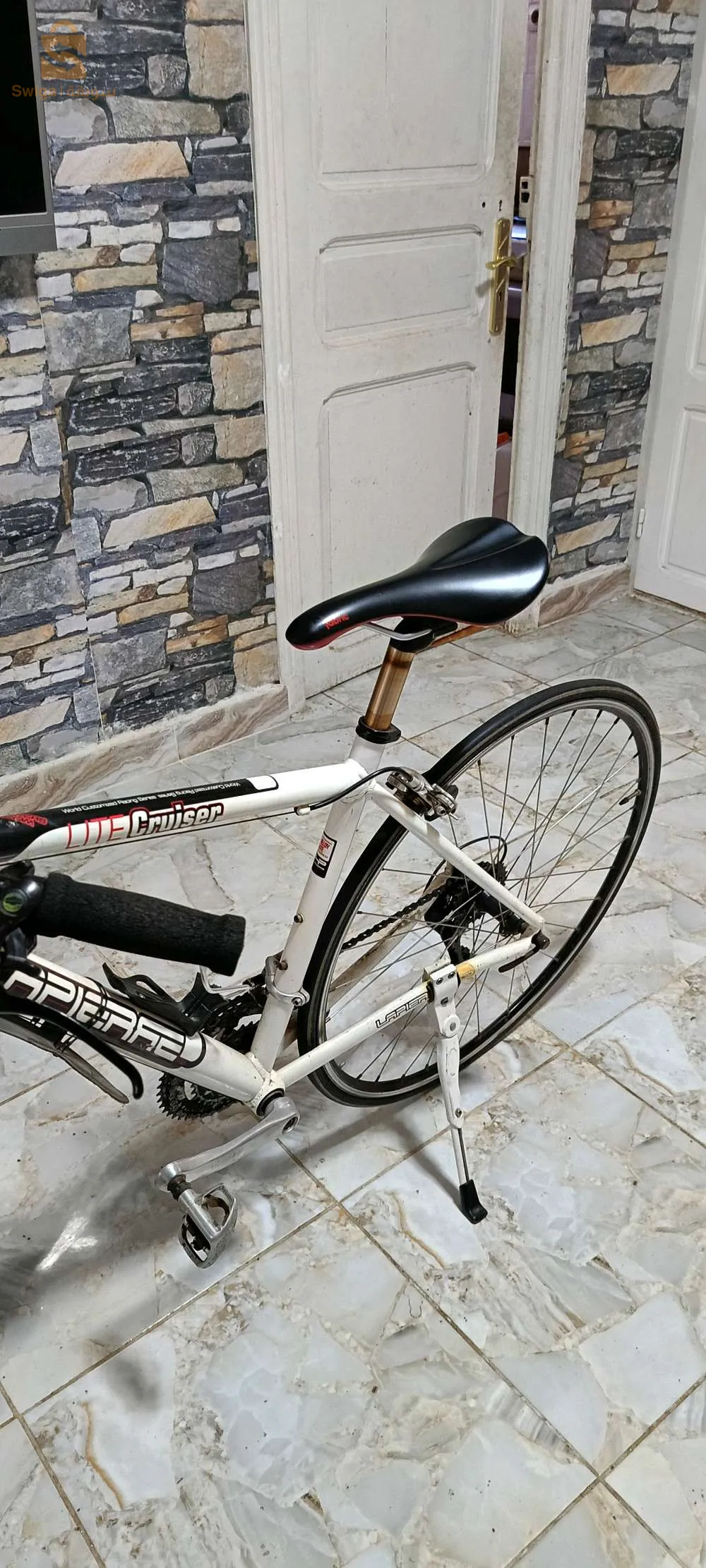 vélo de route marque Lapierre roue 28