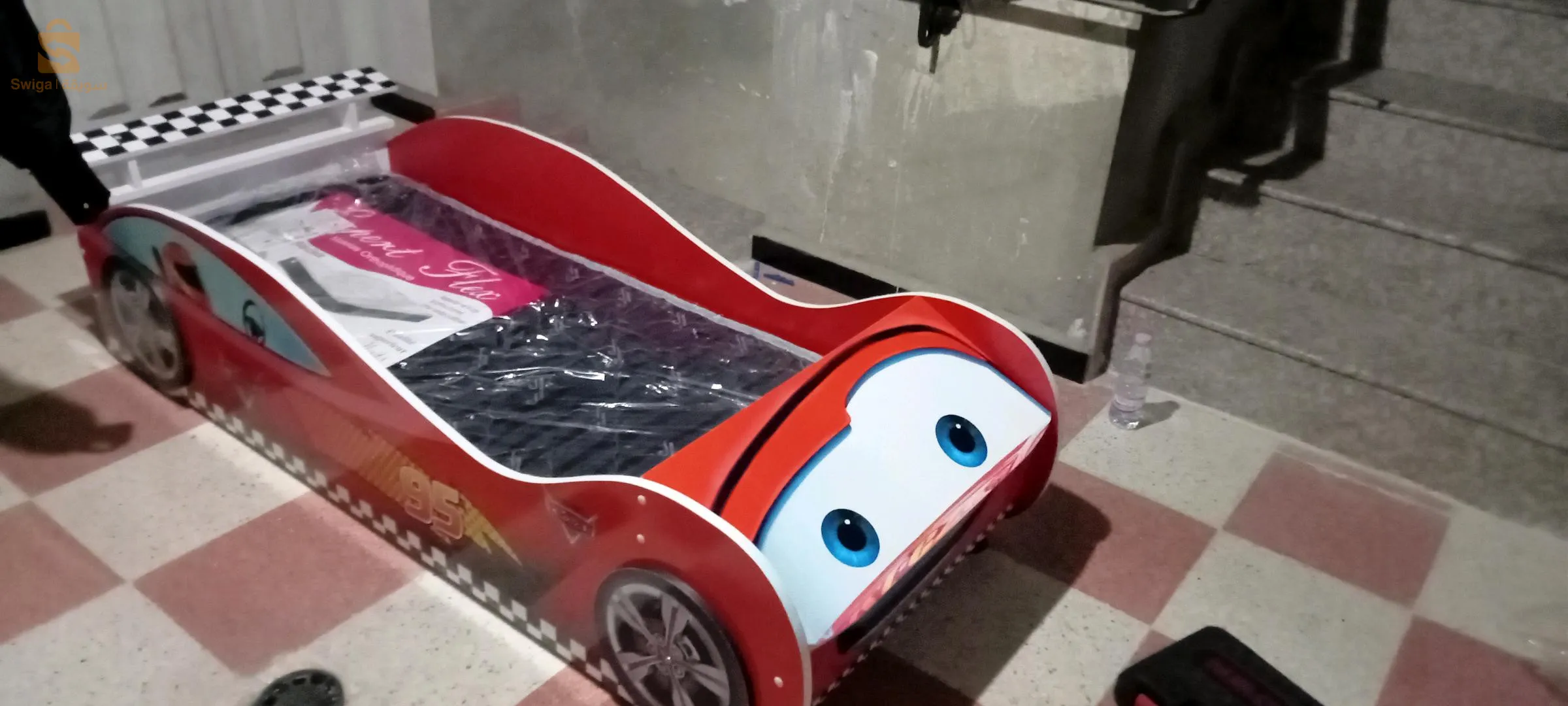 سرير الأطفال سيارة السباق