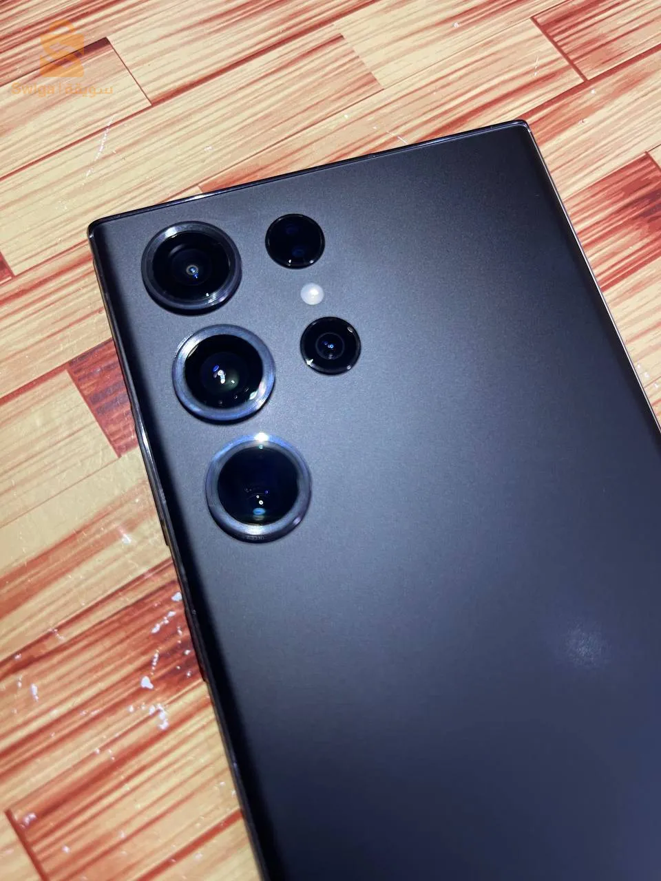 S23 ultra 
12/256 
Avec la boite et facture