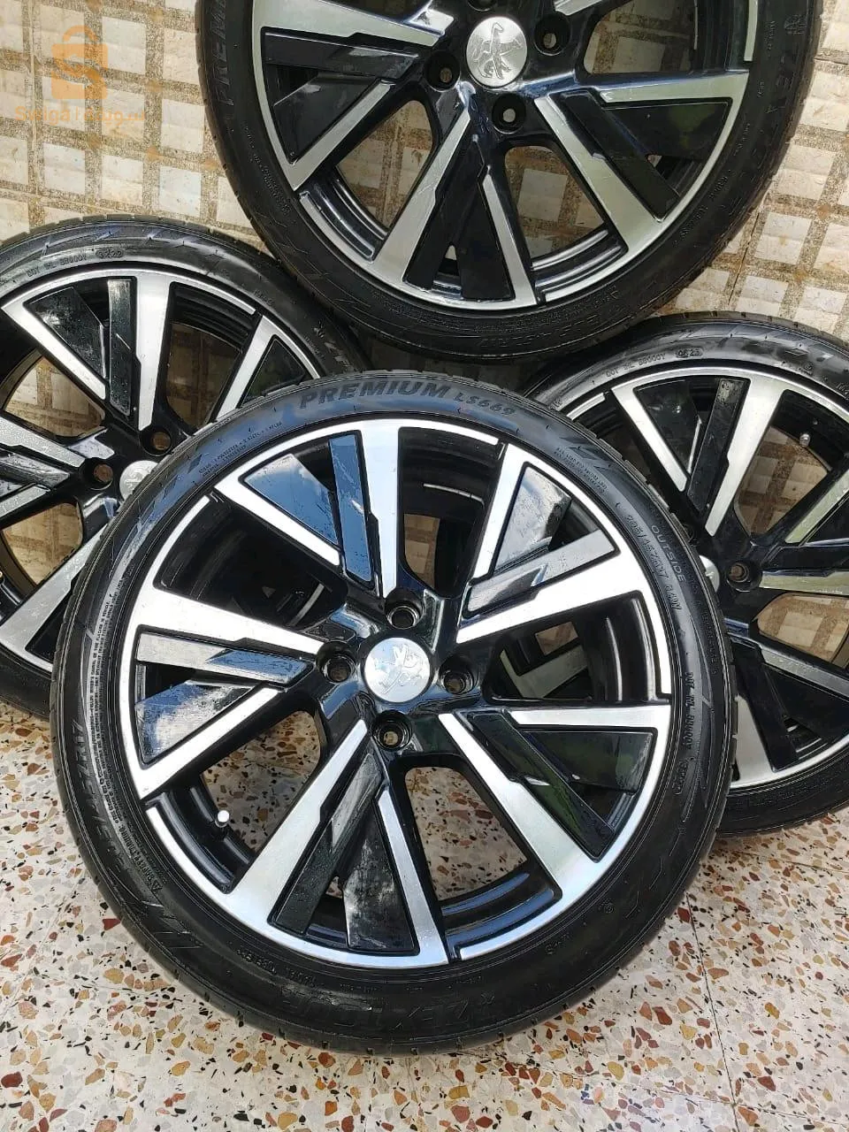 des jantes alliage pegeaut 208