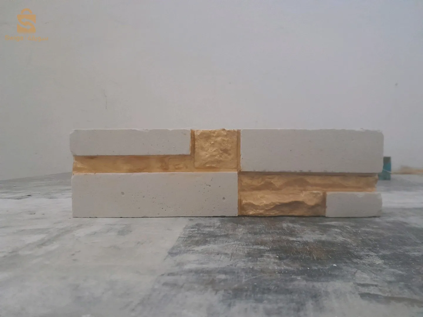 بيع قوالب الحجر الصناعي مستعملة شهر فقط . وبيع الحجر الصناعي . جبس +إسمنت . كمية محدودة