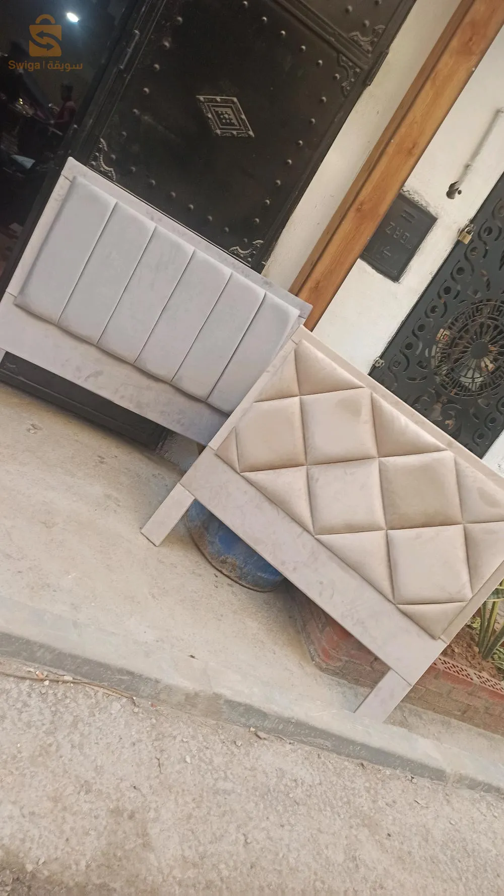 سلام وعليكم مرحبا بكم في صفحتنا اثاث انيف نحن نصمم سرير حسب طلب و حسب لون متوفر جميع الوان و مقاسات مرحبا بكم 0557200581