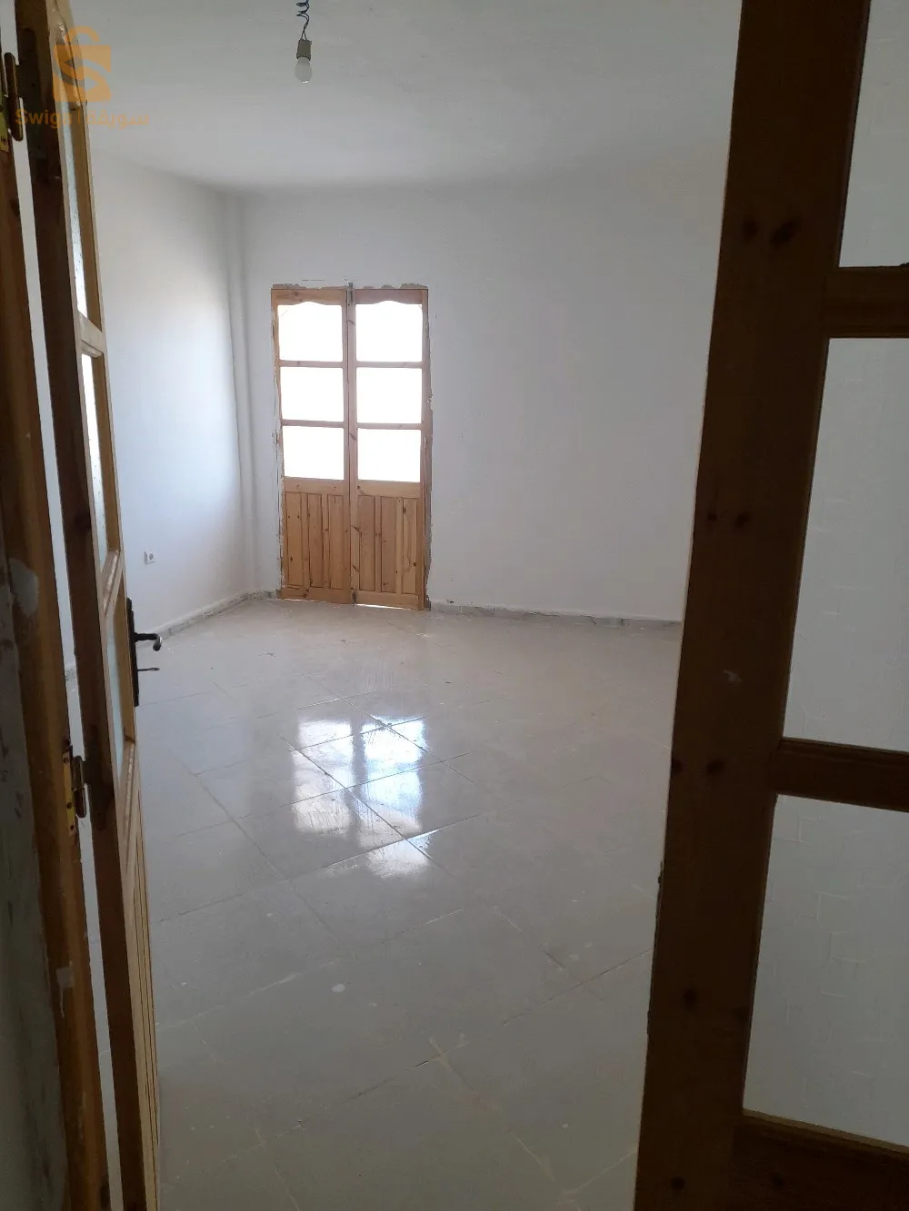 location f3 6 eme étage avec ascenseur se situe au cité 60+20 logements lpa sn métal bendaoued relizane