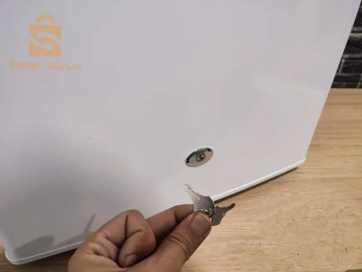 frigidaire Mini bar Raylan couleur blanche(ثلاجة متوسطة الحجم)