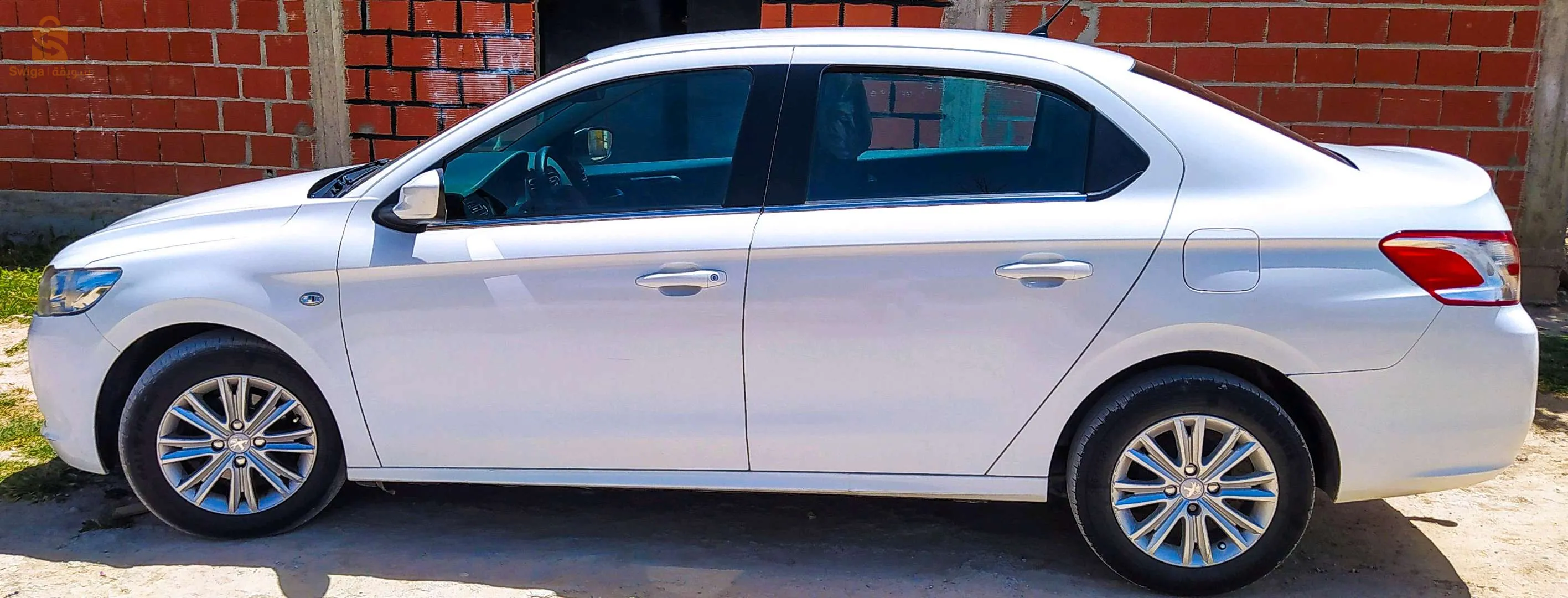 سيارة بيجو 301 مازوت نضيفة