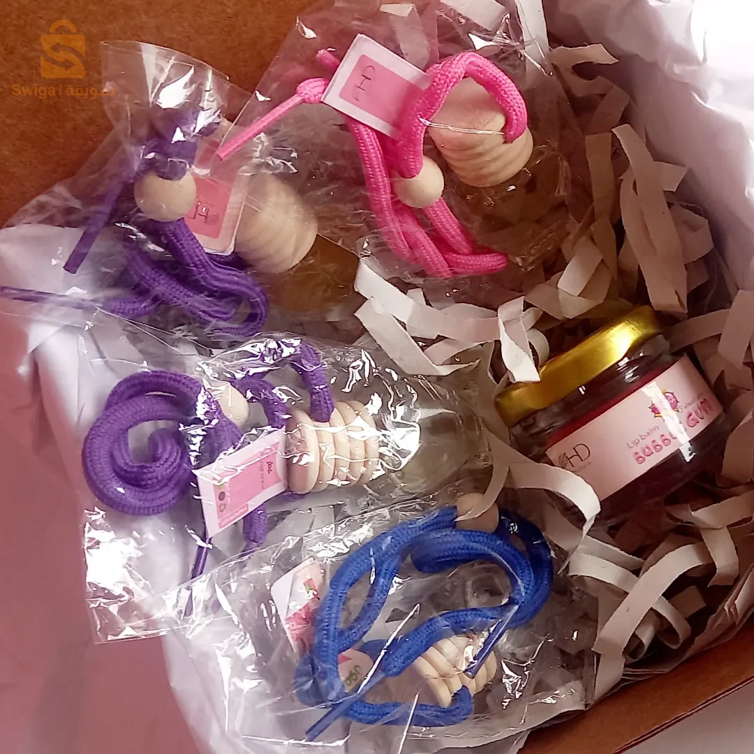 فواحات عطرية للسيارة و  الملابس