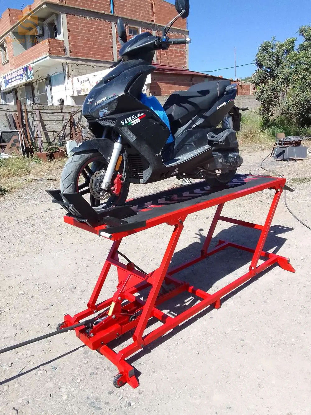pont pour mécanique de motos