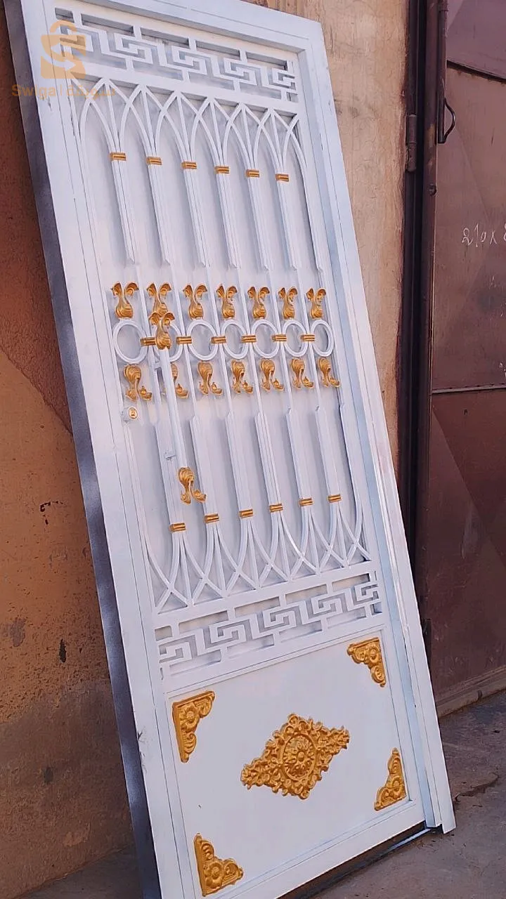 صناعة الأبواب الحديدية