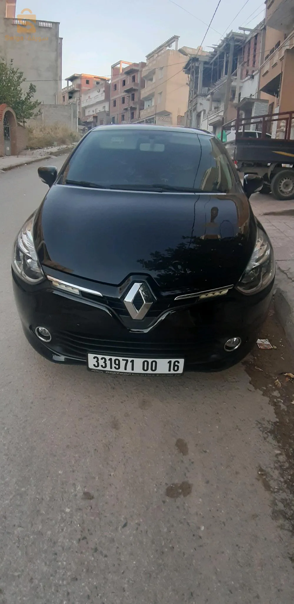 سيارة عائلية