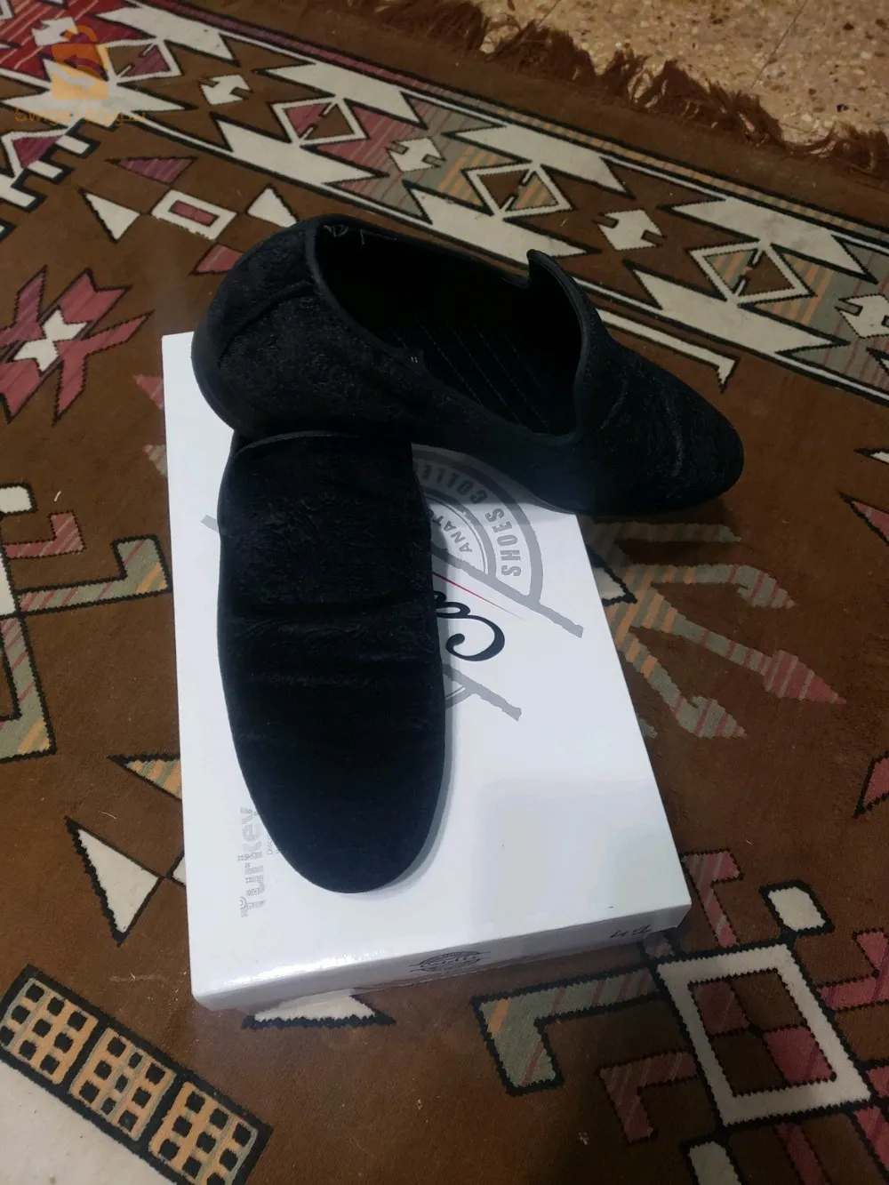 trappeur Zara original jdid couleur noir caurbo avec la boîte pointure 41