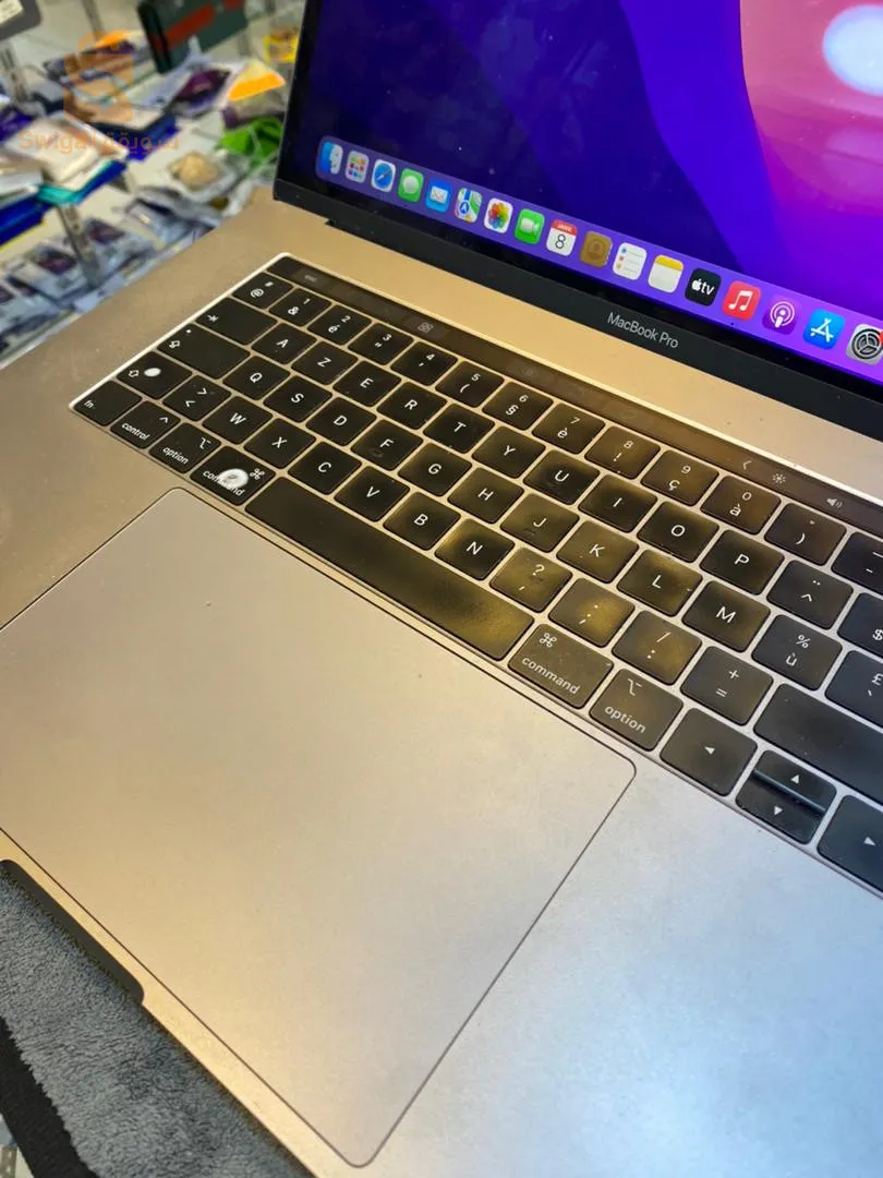 ابل ماك بوك برو