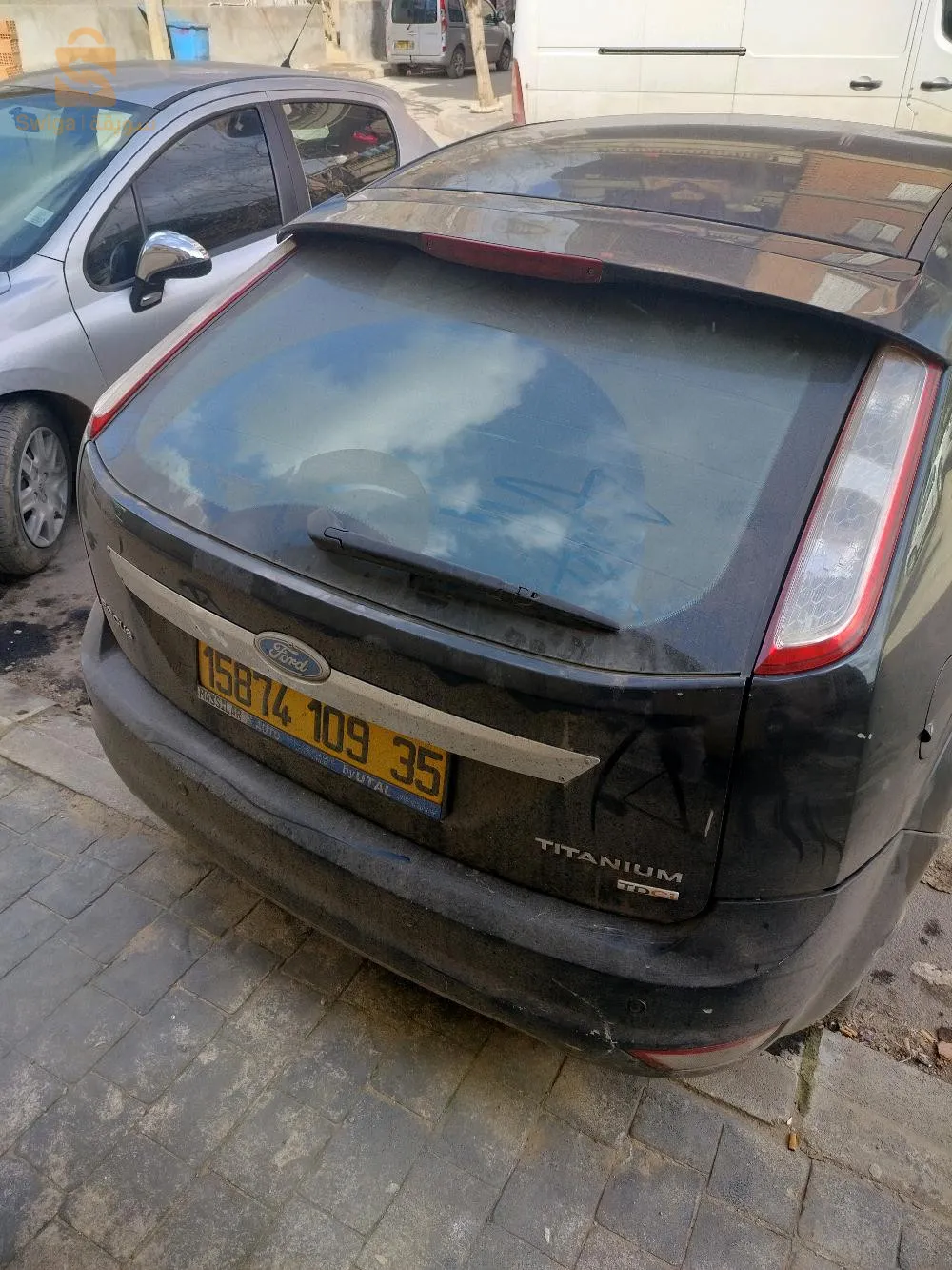 في حالة متوسطة