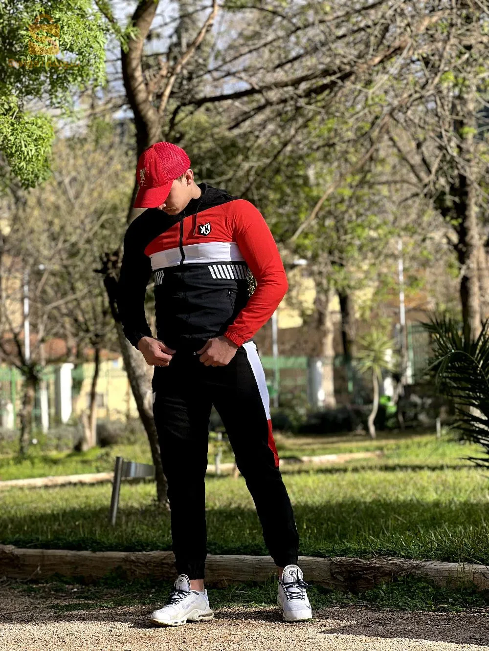 ءدان بارك 4500 دينار
فوت كورنر 4500 دينار 
كاين لطاي
مرحبا بالجميع🙏