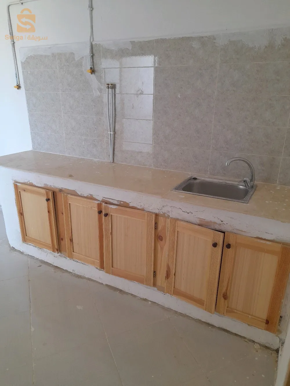 location f3 6 eme étage avec ascenseur se situe au cité 60+20 logements lpa sn métal bendaoued relizane