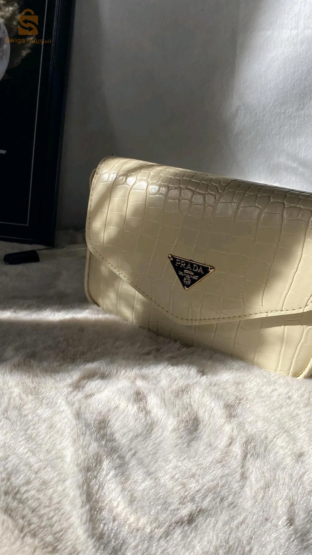 Elevate Your Style: Discover a Versatile Collection of Women's Handbags"