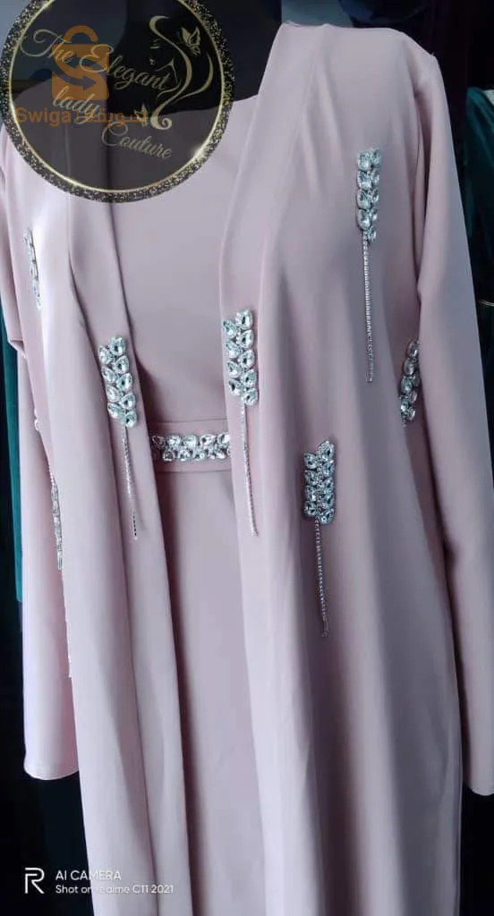 ملابس نسائية