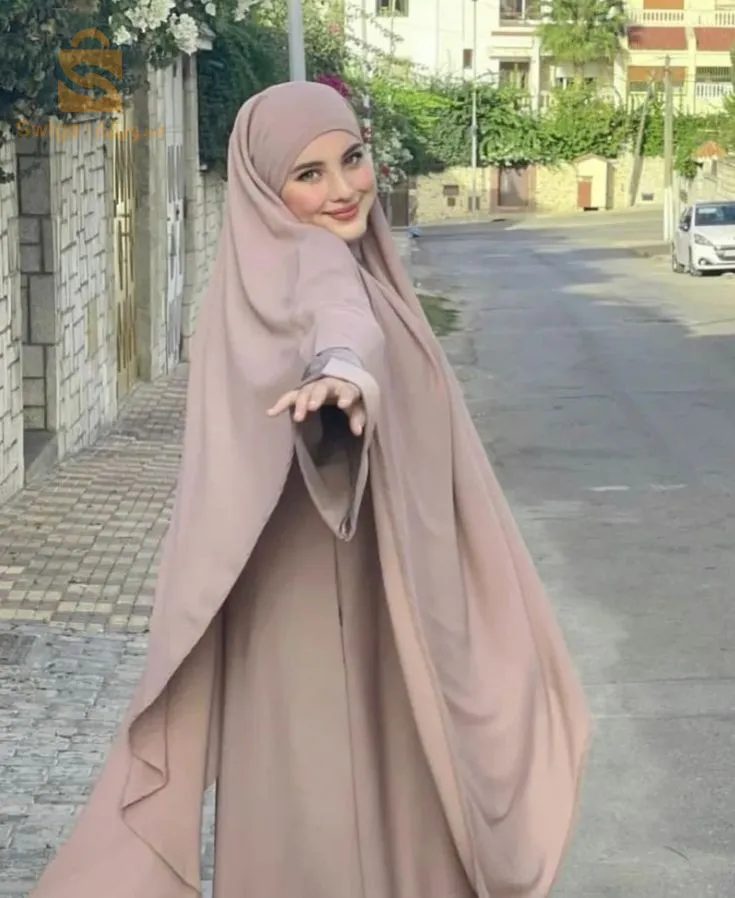 حجابات شرعية و عبايات متوفرة لدينا.