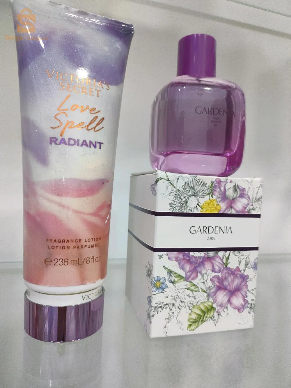 عطور و مكياج للبيع