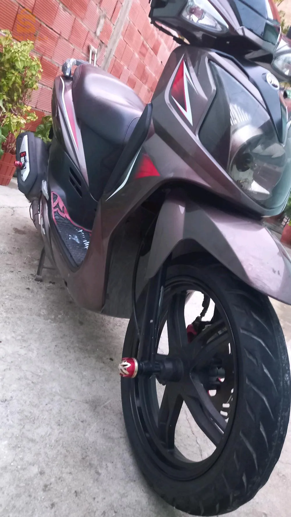 sym sr