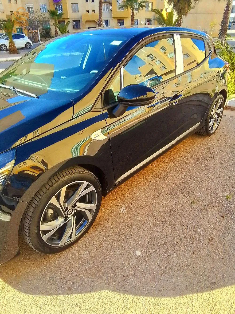 clio 4 carte grise 2023 kh 15000 
0668483624