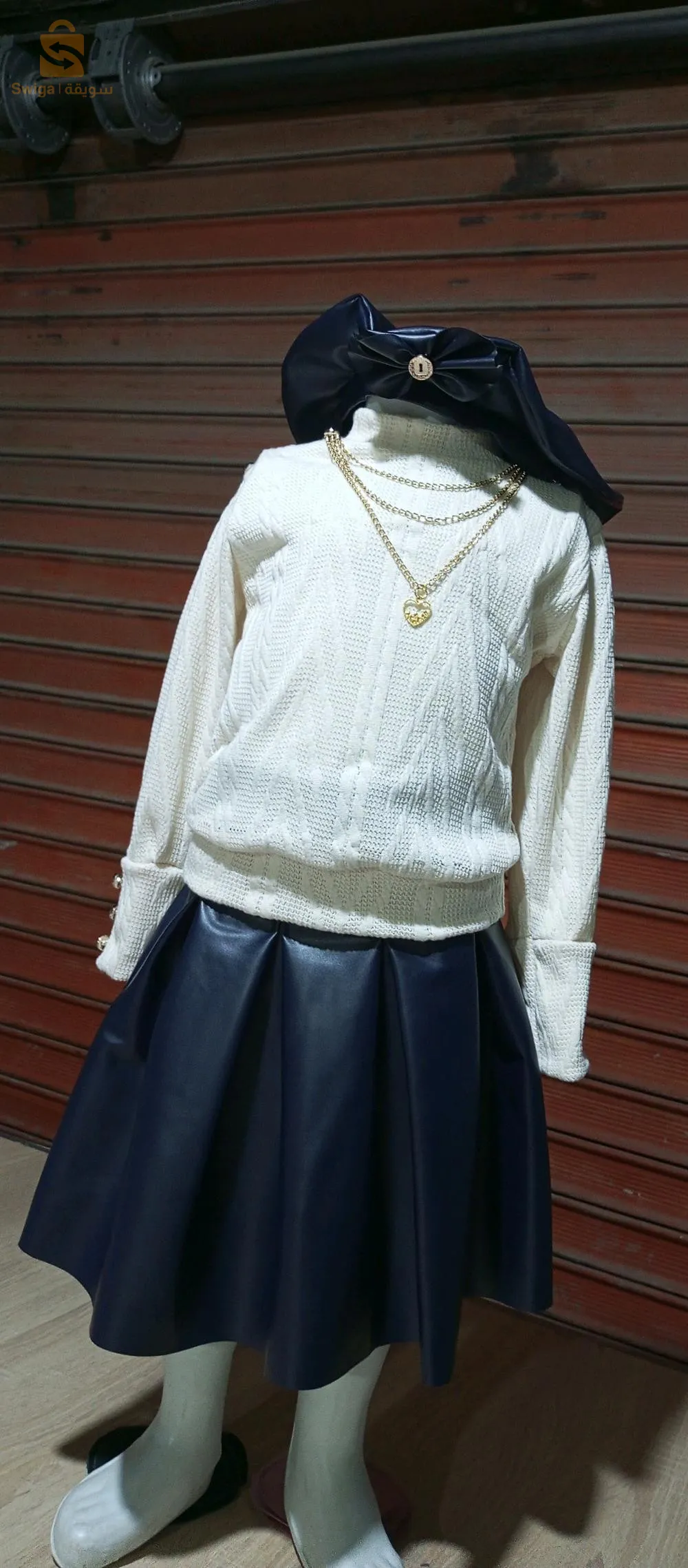 ملابس خاصة بالاناث