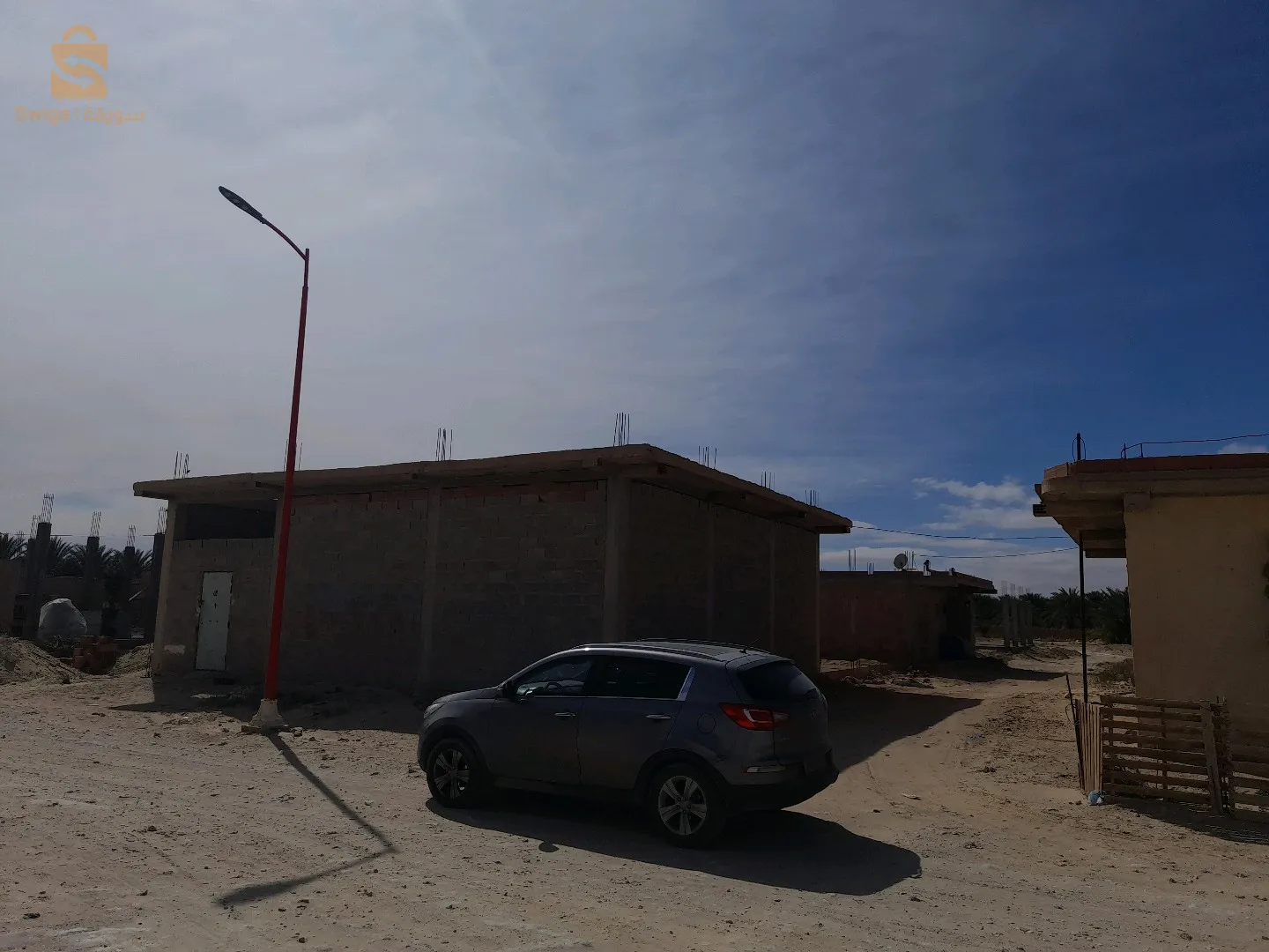 دار للبيع ليشانة ولاية بسكرة فيها ماء و الغاز و الكهرباء كلش مريقل