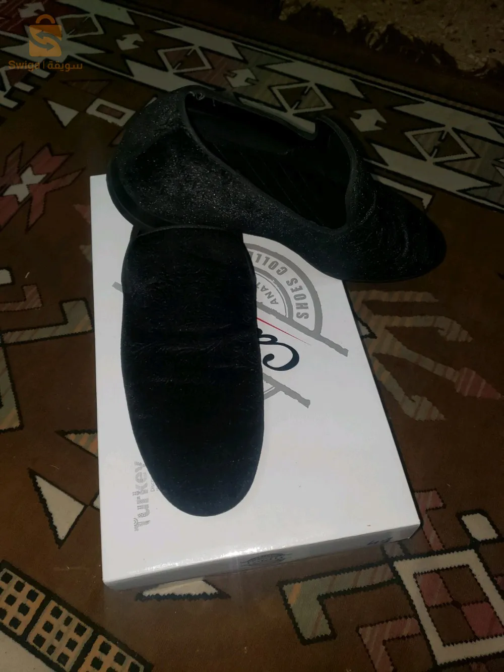 trappeur Zara original jdid couleur noir caurbo avec la boîte pointure 41