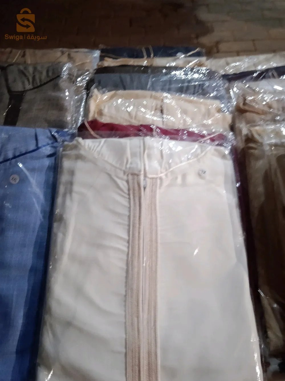 à l'occasion du mois de Ramadan je vous propose des abaya de bonne qualité avec un prix disponible pour tout le monde adulte et enfant veuillez me contacter si vous êtes intéressé merci et bon ramadan à tout le monde