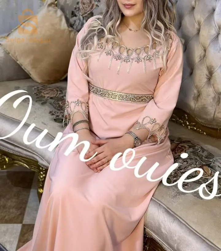 ملابس نسائية