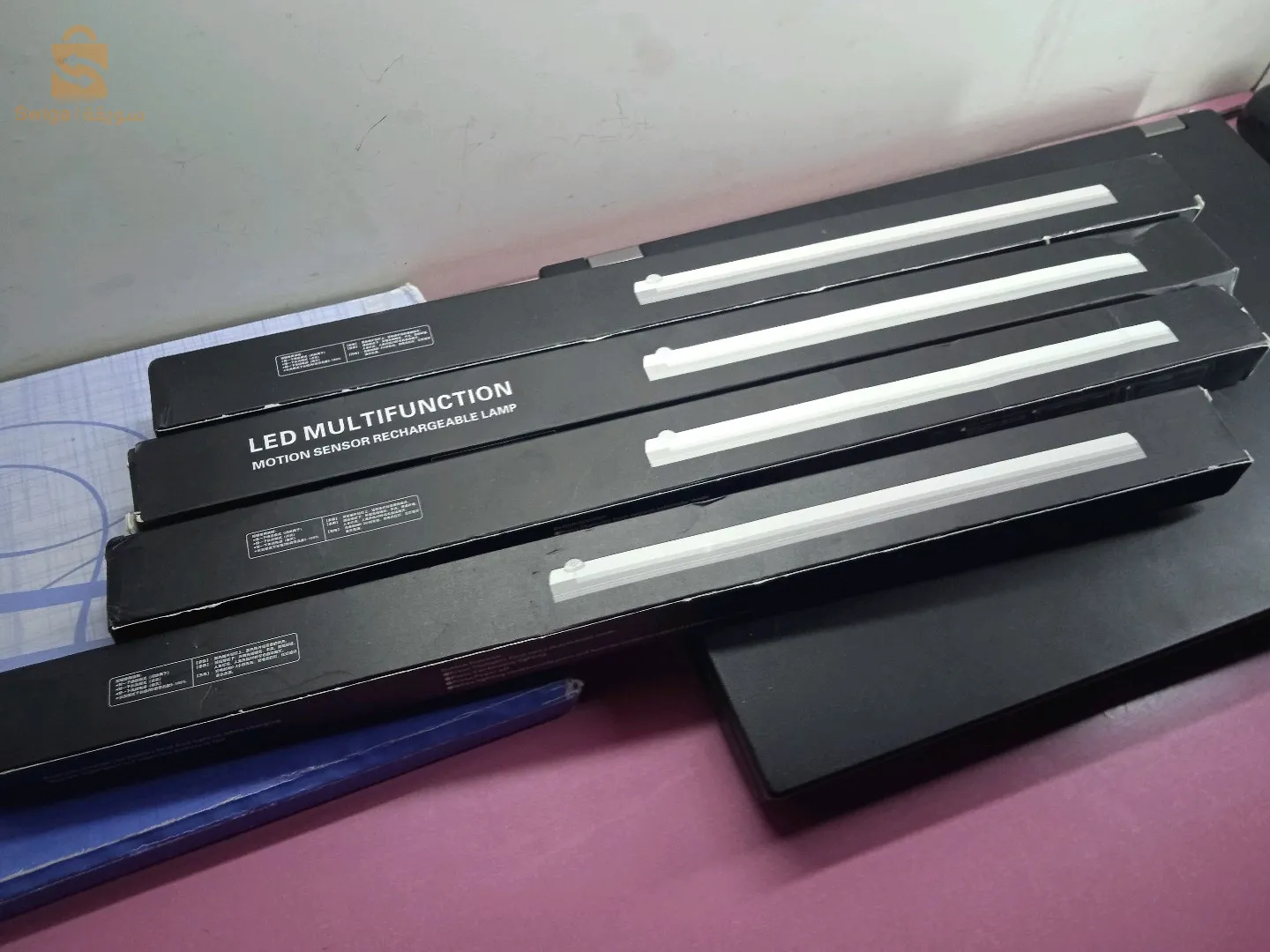 إضائة قابلة للصق تتشارجا أوو يمشي معاها شارجور