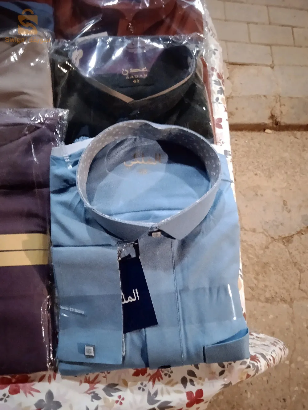 à l'occasion du mois de Ramadan je vous propose des abaya de bonne qualité avec un prix disponible pour tout le monde adulte et enfant veuillez me contacter si vous êtes intéressé merci et bon ramadan à tout le monde