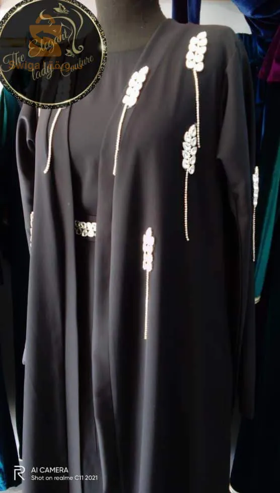 ملابس نسائية