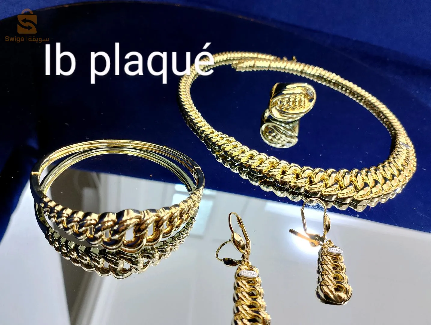 بارير اربع قطع بلاكي مطبو ع