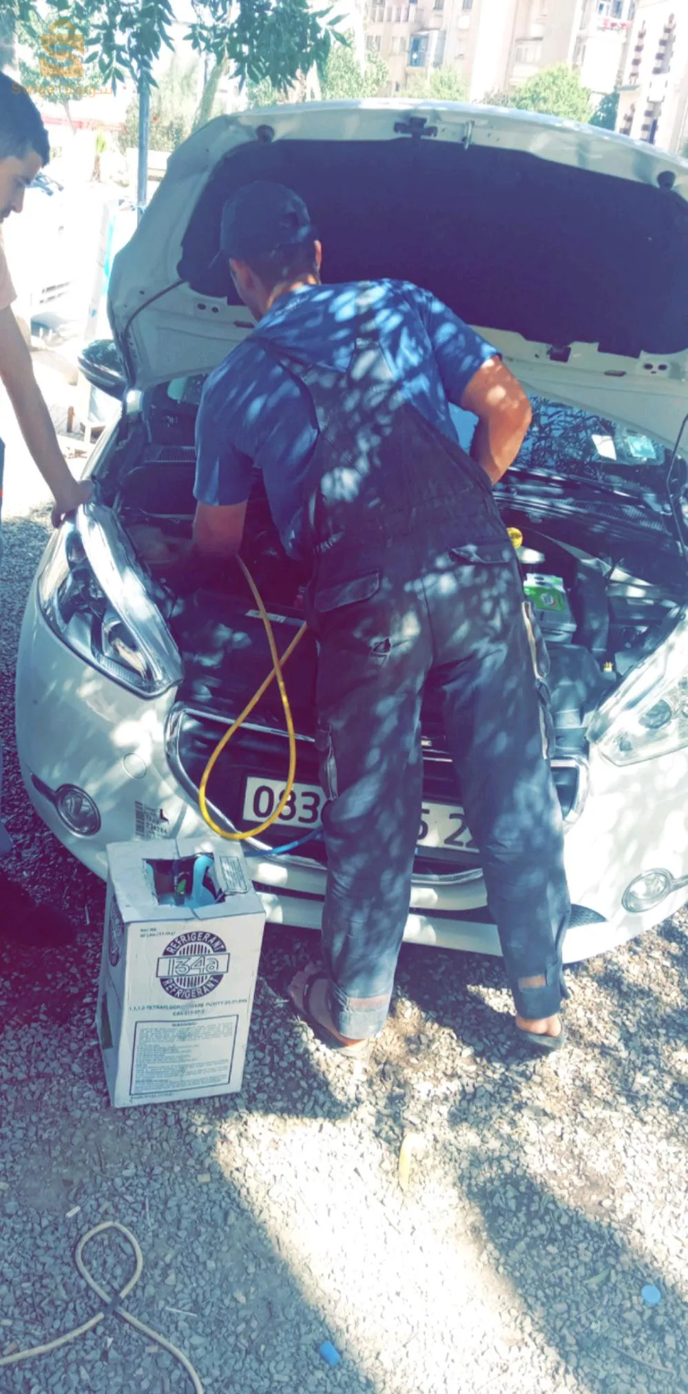 Refrigeration technician& charge gaz