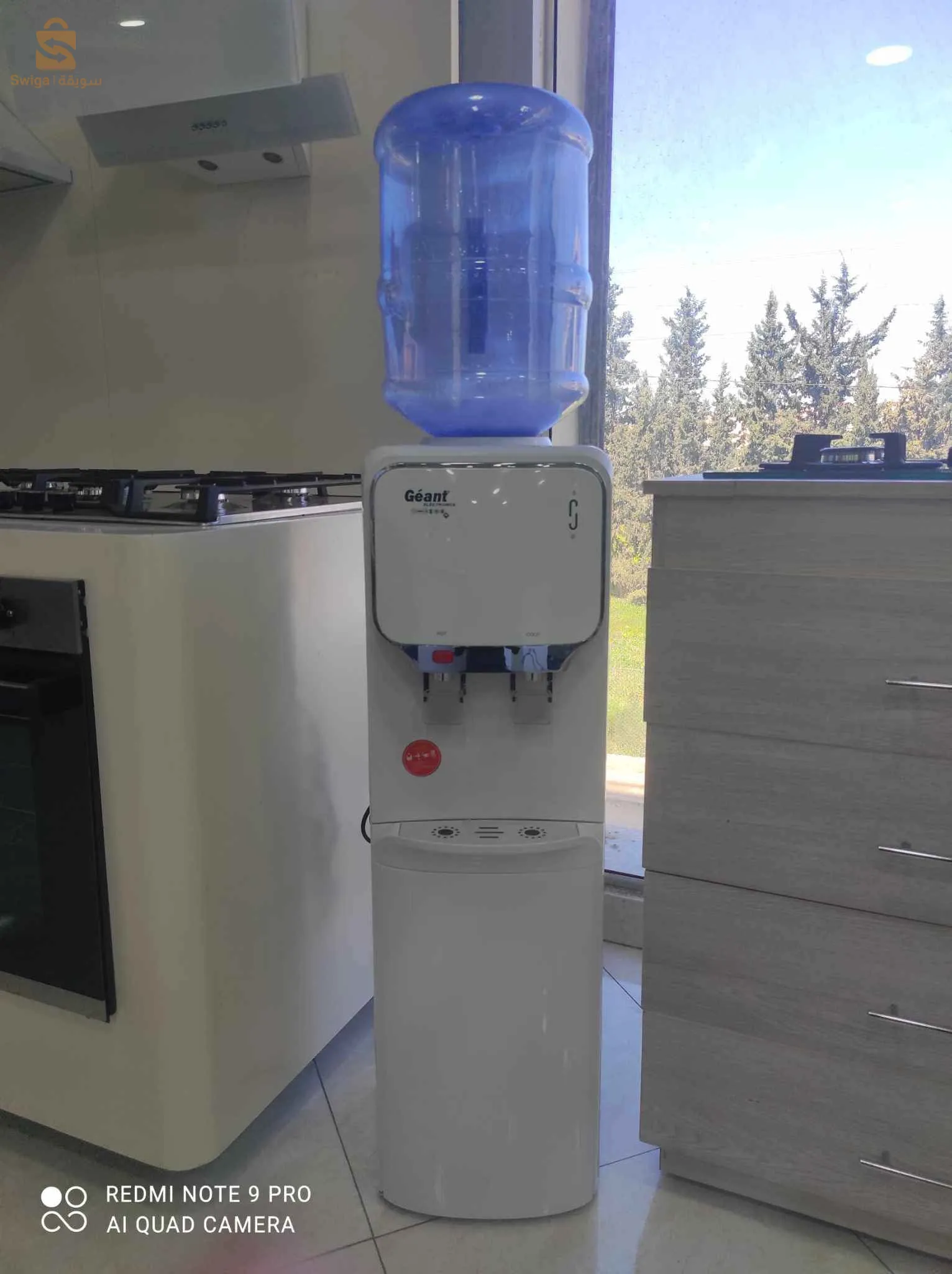 موزع مائي جيون géant 

التوصيل لجميع الولايات
0782760619