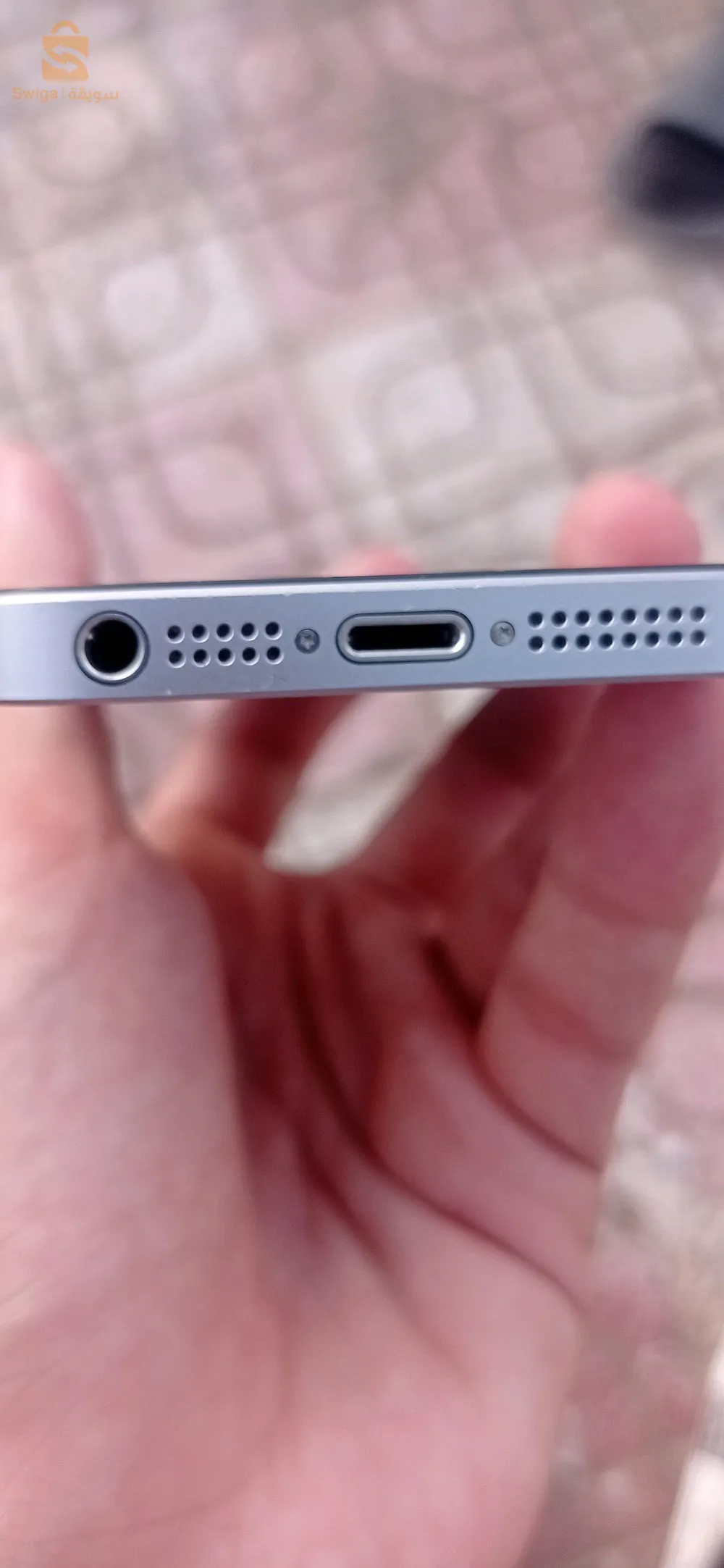 iphone se 2016 
جديد مافيهاش قبش فرونسي كلش خدام
