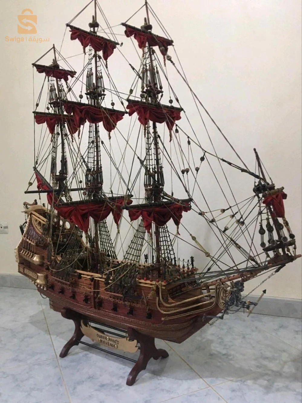سفينة قراصنة خشبية