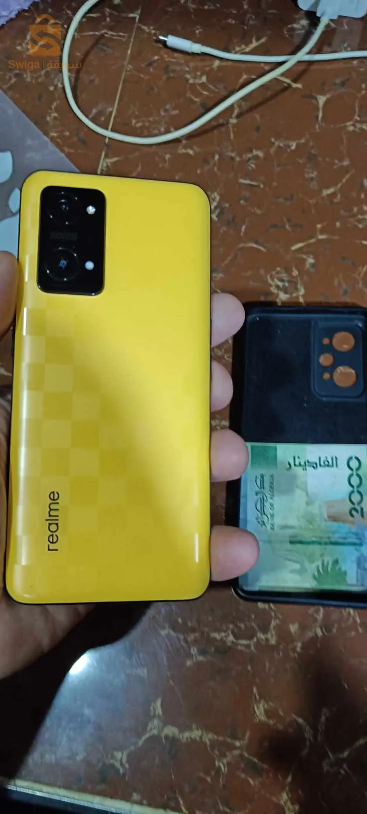 هاتف في حالة جيدة