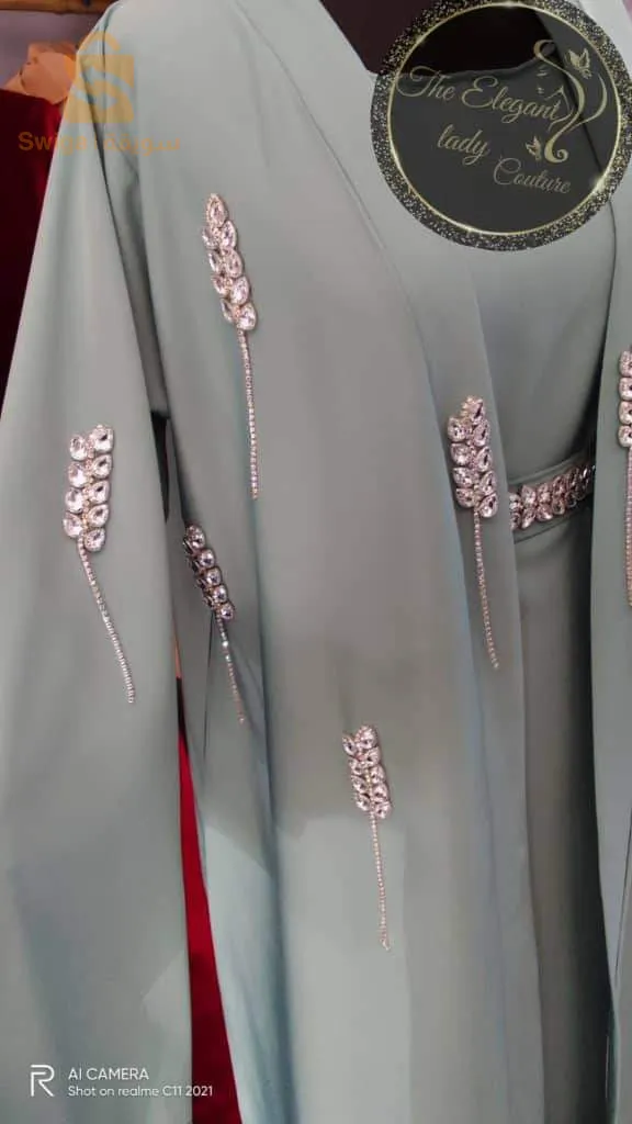 ملابس نسائية