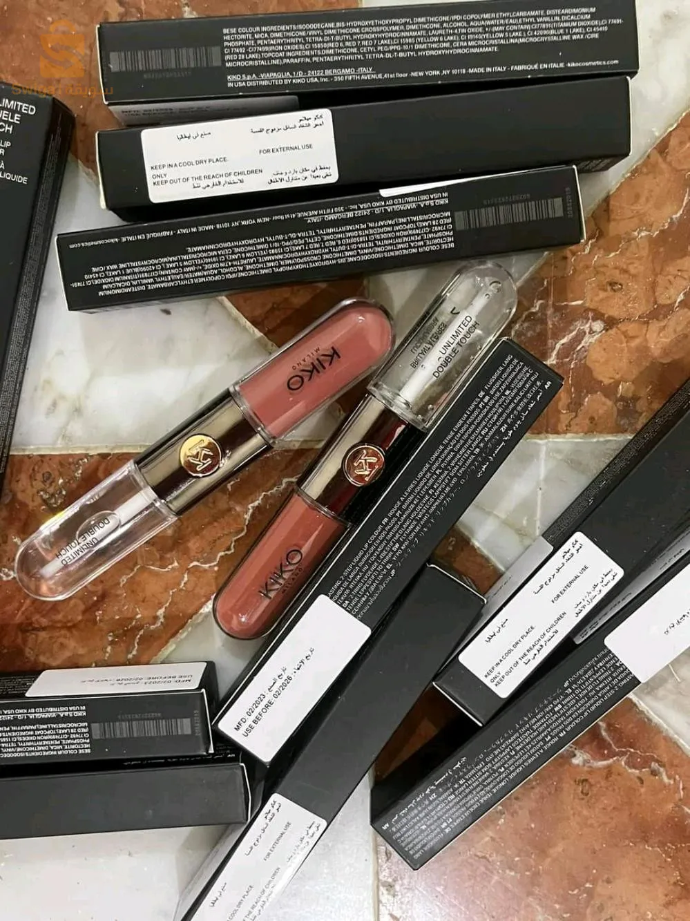 عطور و مكياج للبيع