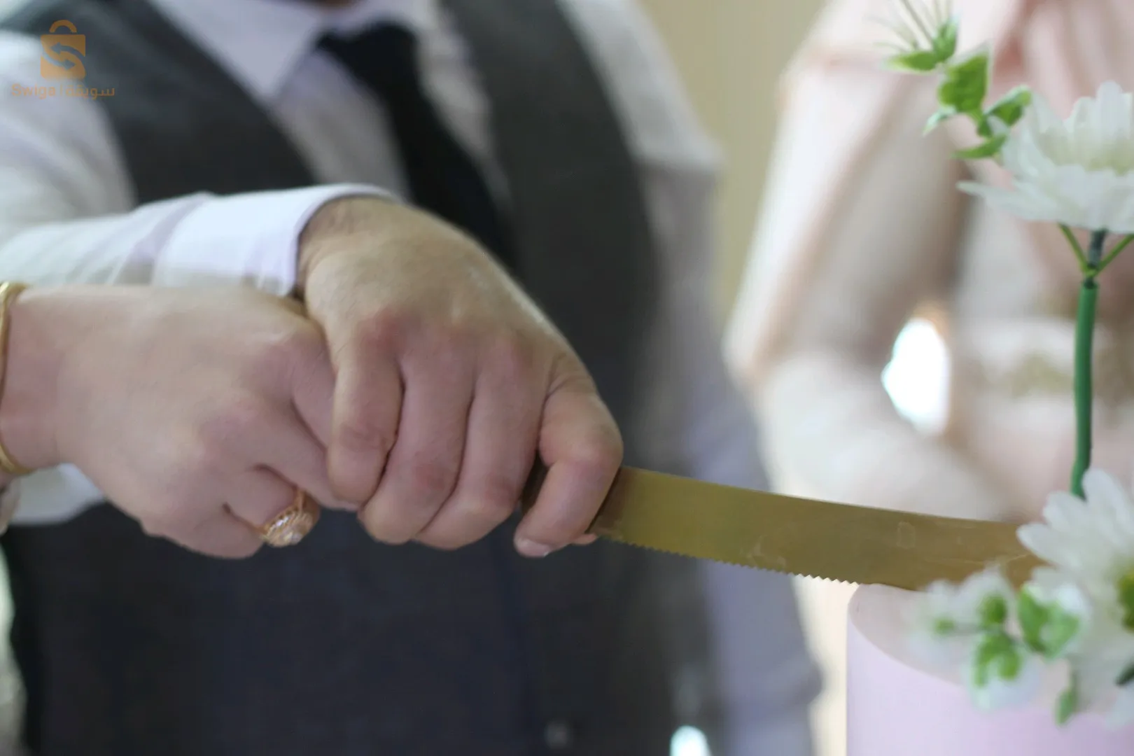 مصور لجميع حفلاتكم و مناسباتكم في قسنطينة و التنقل عبر الولايات المجاورة 
فريق تصوير احترافي نساء و رجال في خدمتكم