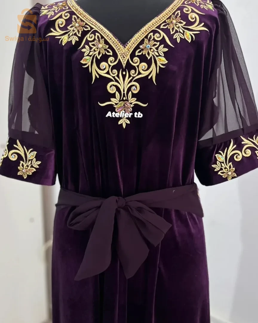 ڨندورة مطروزة