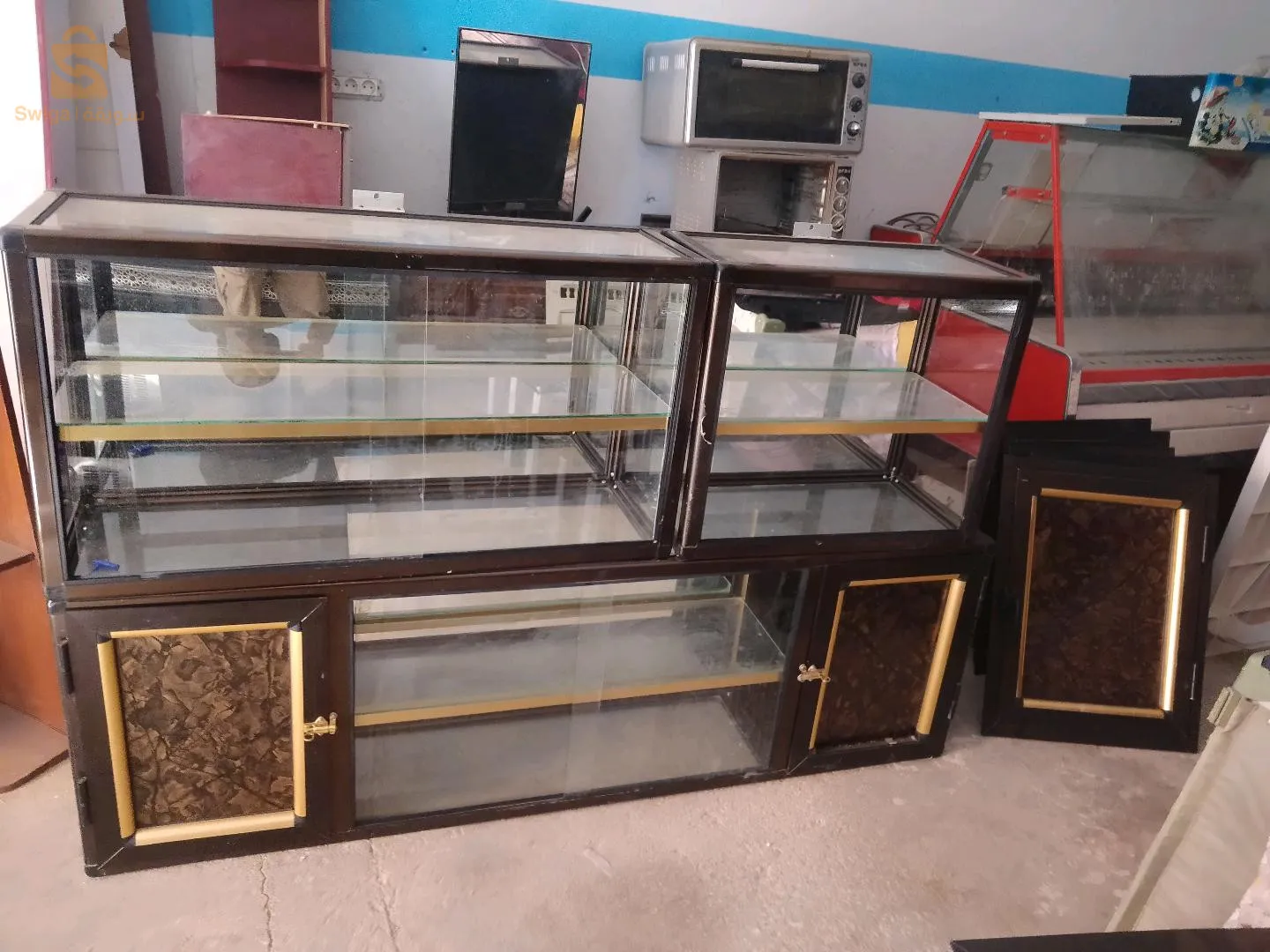 مرفع ألمنيوم مع 5ابواب بوطاجير و3ڨجورا