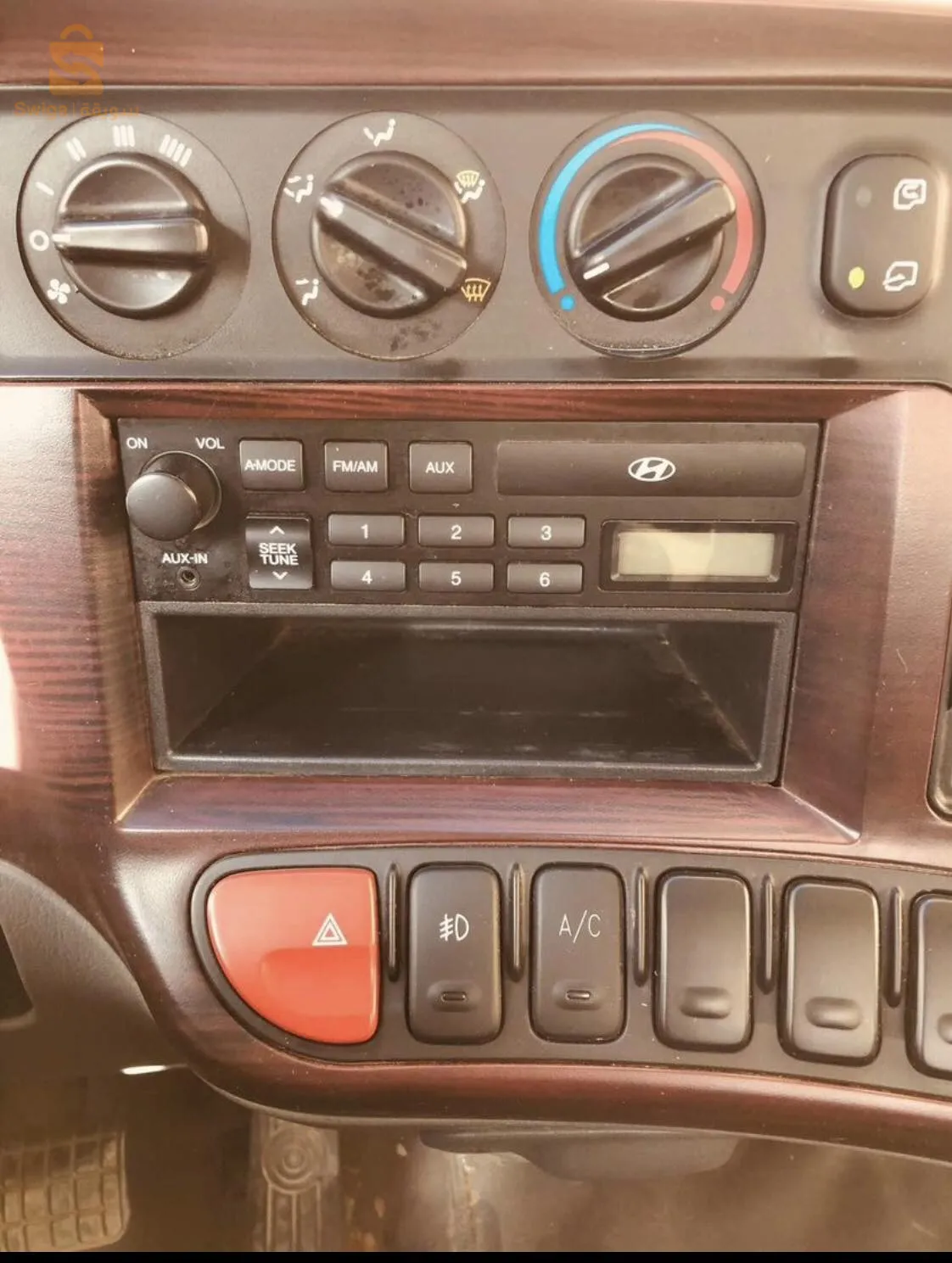 شاحنة هيونداي مكشوفة