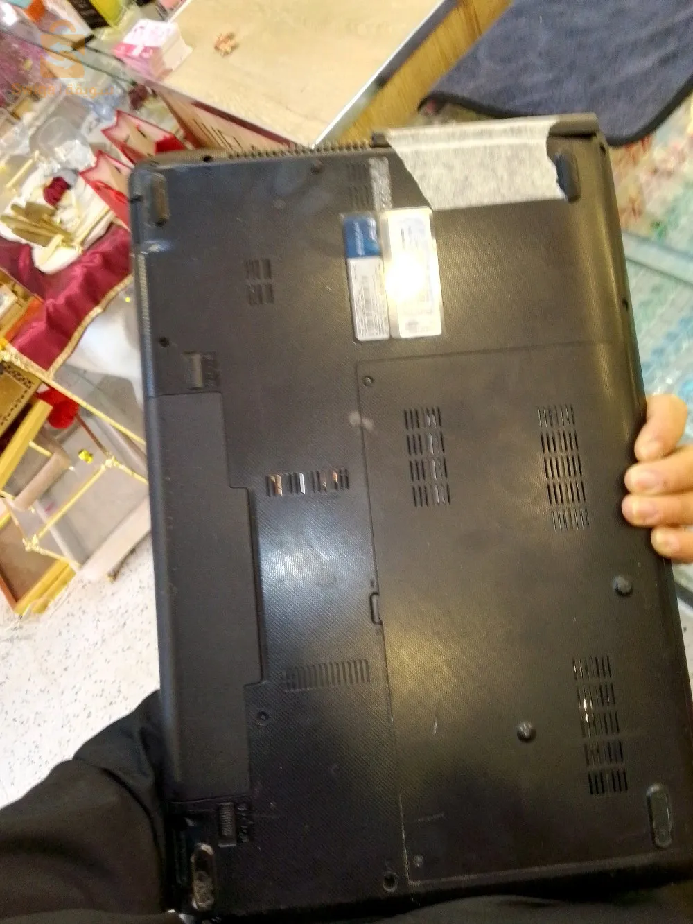 كمبيوتر محمول علامة Asus