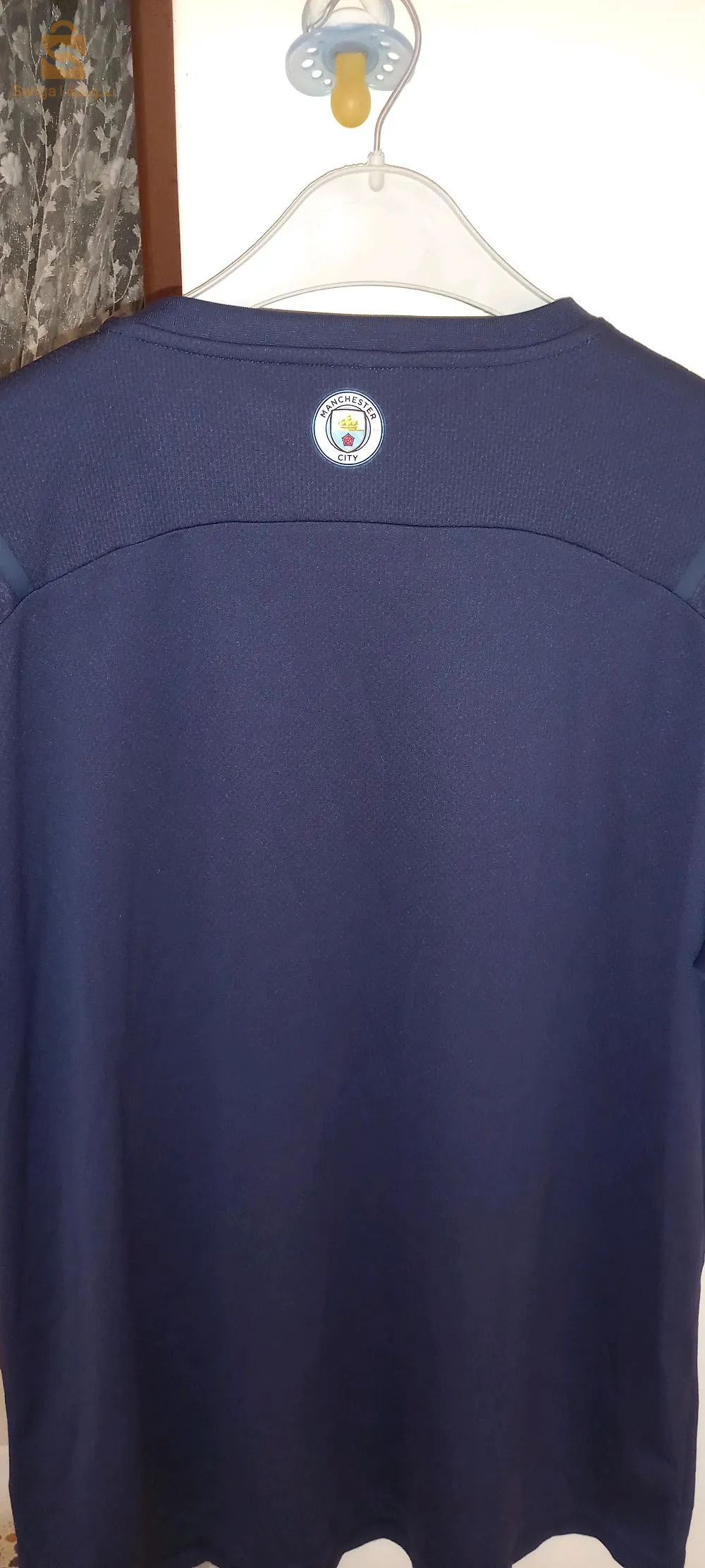 des t-shirts originaux 
man city 3xl 3xl 
Paris sg L