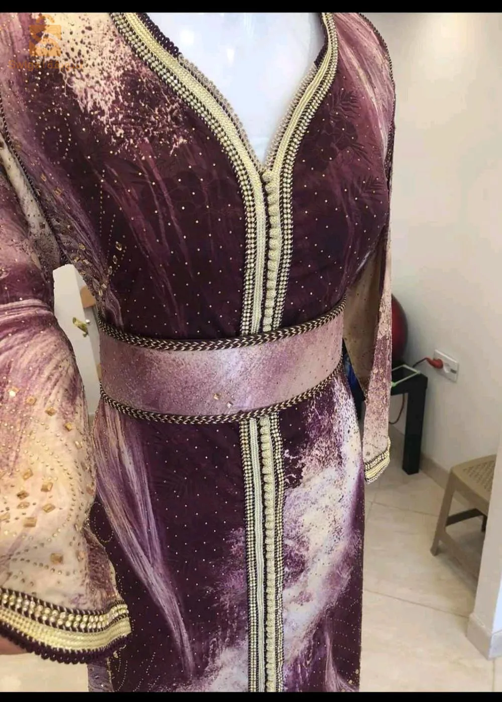 ملاية إمراتية و قفطان و جلابة مغربية