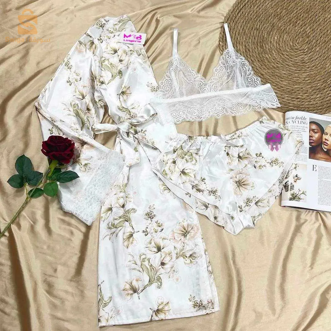 ملابس داخلية من الساتان