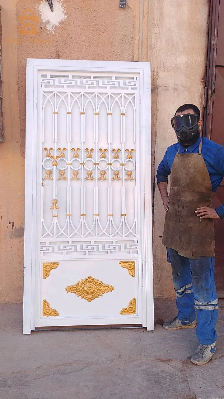 صناعة الأبواب الحديدية