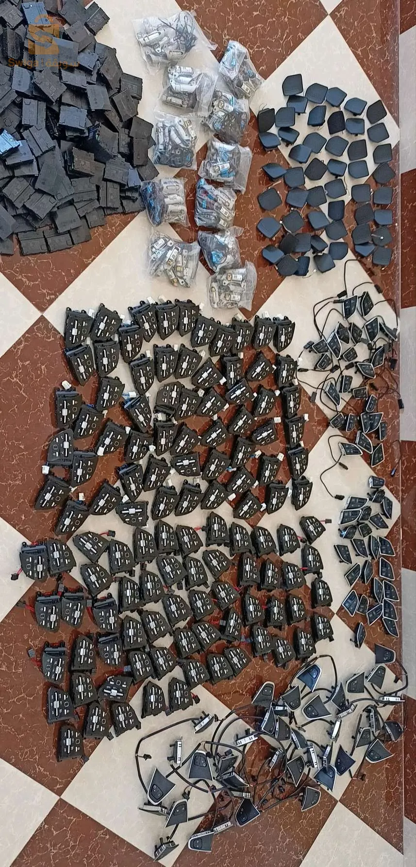 مجموعة قطع غيار للبيع قطع اصلية سيارات haut gamme